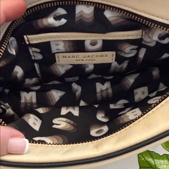 Marc Jacobs Cream and Black Crossbody Bag - Picture 2 of 4